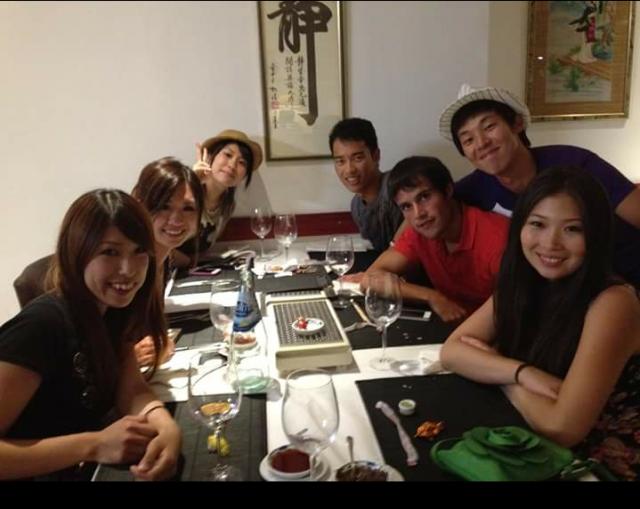 한국에서도 즐기는 외국인친구들과 식사