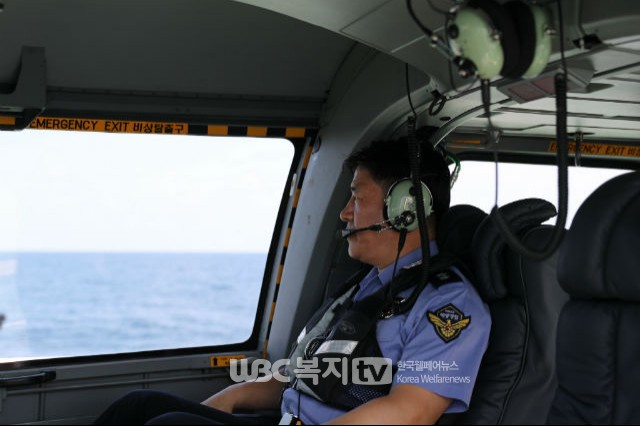 류춘열 남해해경청장이 헬기를 타고 관할 해역 점검에 나섰다. @남해해양경찰청
