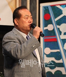 웰페어뉴스·장애인신문 발행인, 복지TV 최규옥 회장이 신년하례회에서 인사를 전하고 있다.