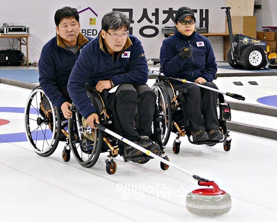 휠체어컬링 국가대표팀의 경기 모습. ⓒ웰페어뉴스 DB