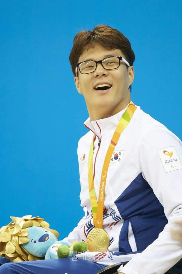 2016 리우 패럴림픽에서 수영 3관왕 조기성 선수. ⓒ대한장애인체육회
