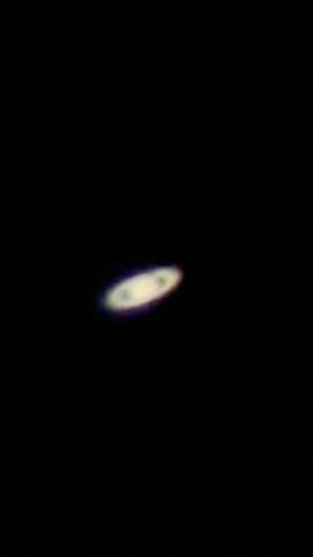 ▲ 직접 찍은 토성의 사진. 고리가 돋보인다.
