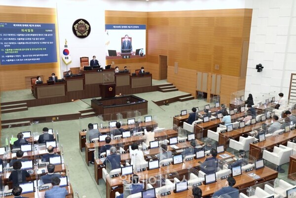 지난 21일 서울시의회에서 제308회 정례회 2차 본회의가 진행되고 있다. ⓒ서울시의회