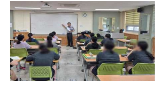 소년원학생 검정고시 특별반 수업모습( 사진:  법무부제공)