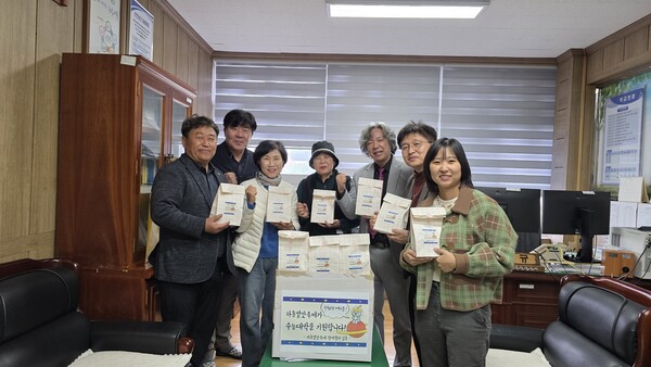 수험생 격려 간식 전달(사진:하동군 제공)
