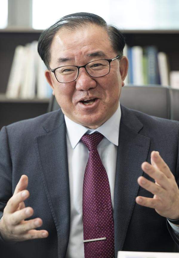 신현석 전 부산연구원장(현 부산대학교 교수) 