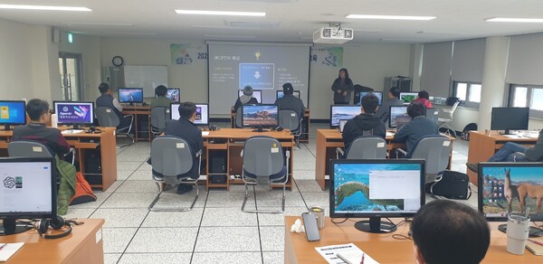 ​(지난 2024년 농업인 챗GPT(AI) 활용 마케팅스킬 UP 교육)​
